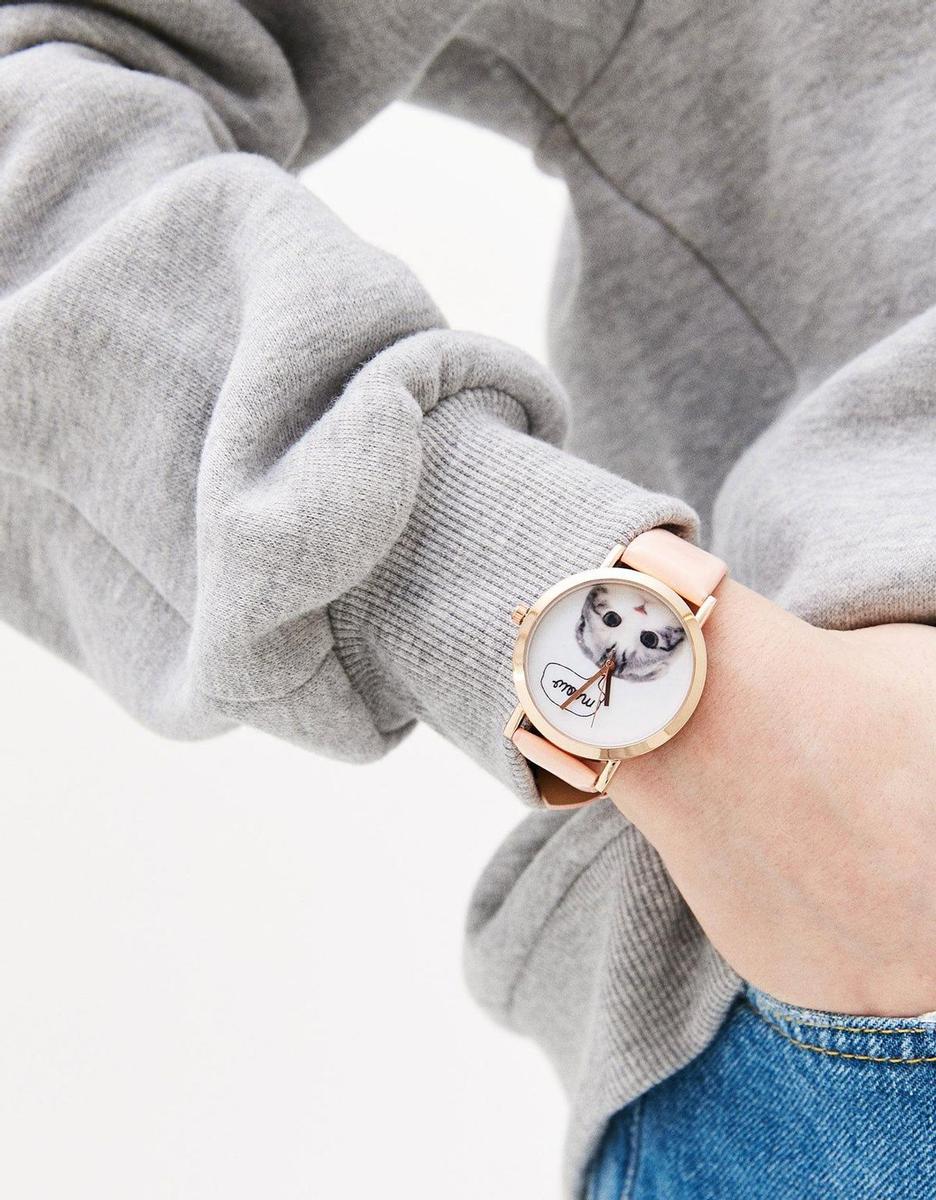 Reloj de gatito de Bershka