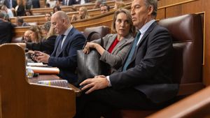 12/11/2024 (I-D)El portavoz del PP en el Congreso, Miguel Tellado; la secretaria general del PP, Cuca Gamarra, y el presidente del Partido Popular, Alberto Núñez Feijóo, durante una sesión plenaria en el Congreso de los Diputados, a 12 de noviembre de 2024, en Madrid (España).El Pleno del Congreso celebra hoy la primera votación de los once candidatos propuestos por el PSOE, Sumar, ERC, Junts, PNV y Podemos para formar parte del Consejo de RTVE. Así mismo, en el Pleno de hoy, víctimas de abusos sexuales pedirán hoy al Congreso de los Diputados un amplio consenso político para que los delitos sexuales contra menores no prescriban. POLITICA Eduardo Parra - Europa Press