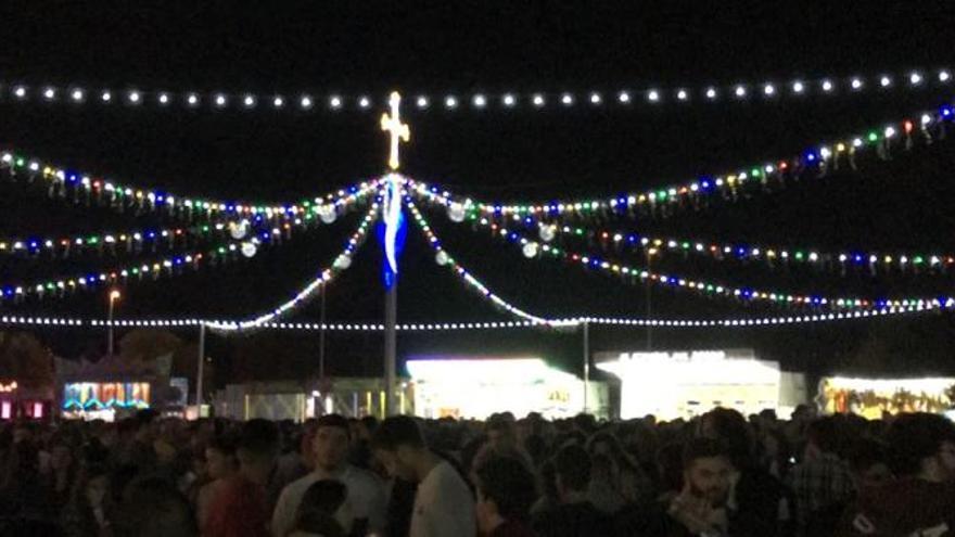 Segunda noche de cierre oficial en las fiestas de Cabueñes: a partir de las cuatro, ni luces encendidas