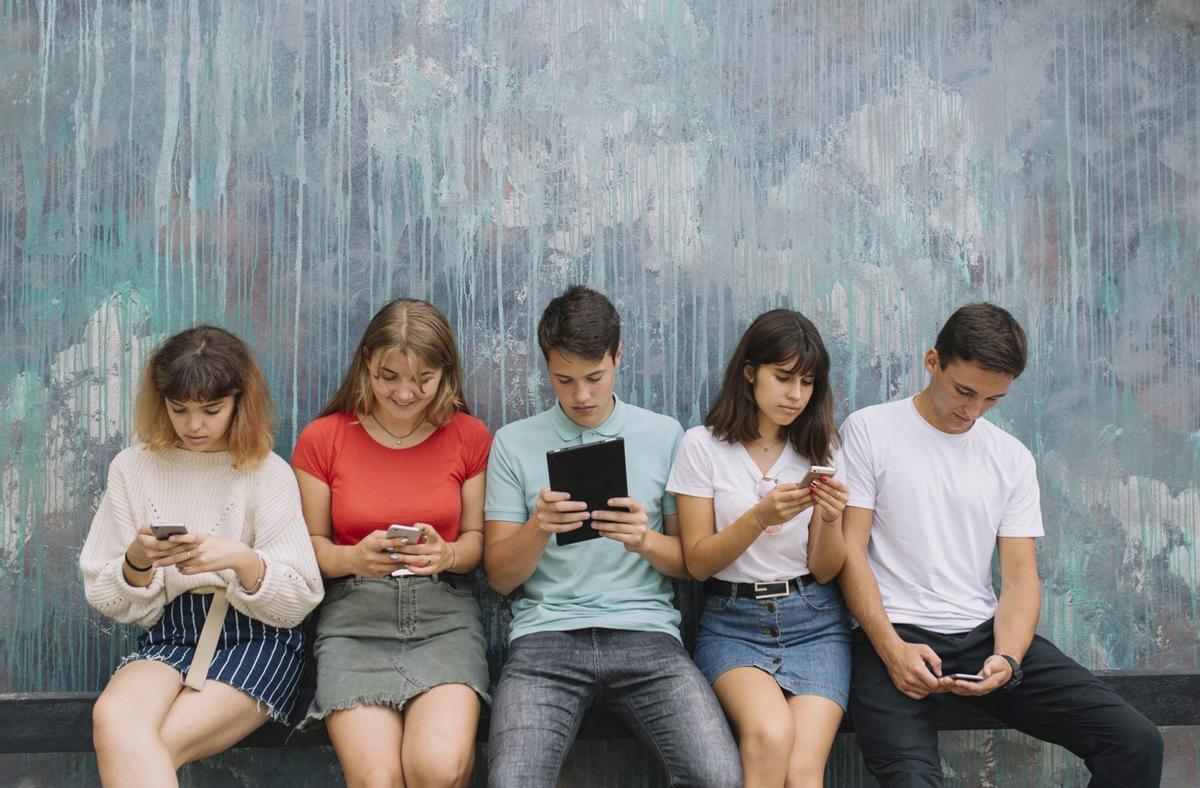 Las dos caras de prohibir el acceso de menores a las redes sociales