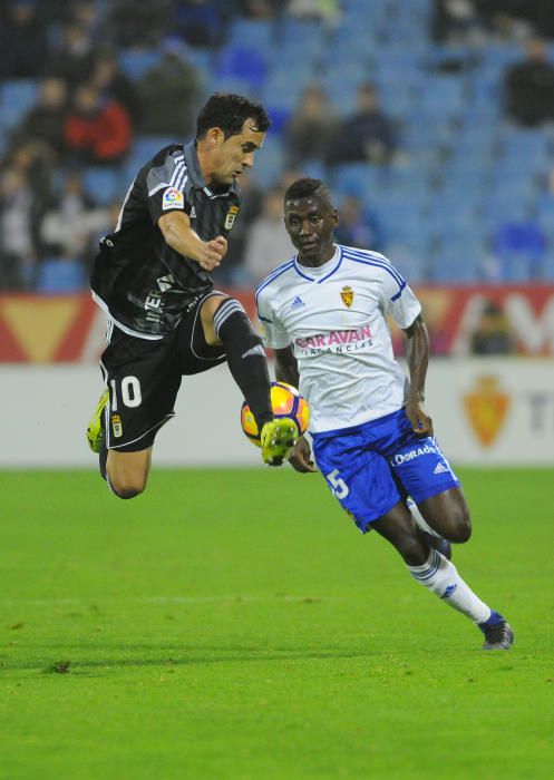 El partido entre el Zaragoza y el Real Oviedo, en imágenes