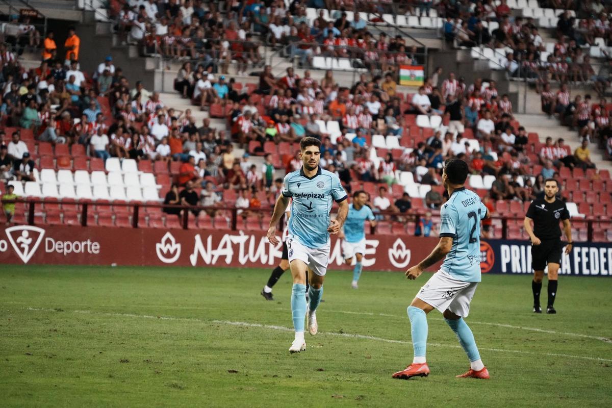 Rodrigo Escudero, celebrando  su gol. Tuvo un gran debut el delantero.