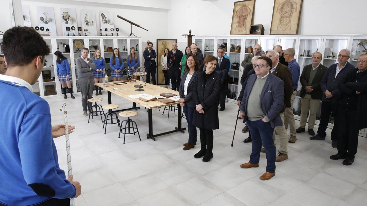 El colegio de La Inmaculada inaugura su Museo de Ciencias: "Es un proyecto ilusionante"