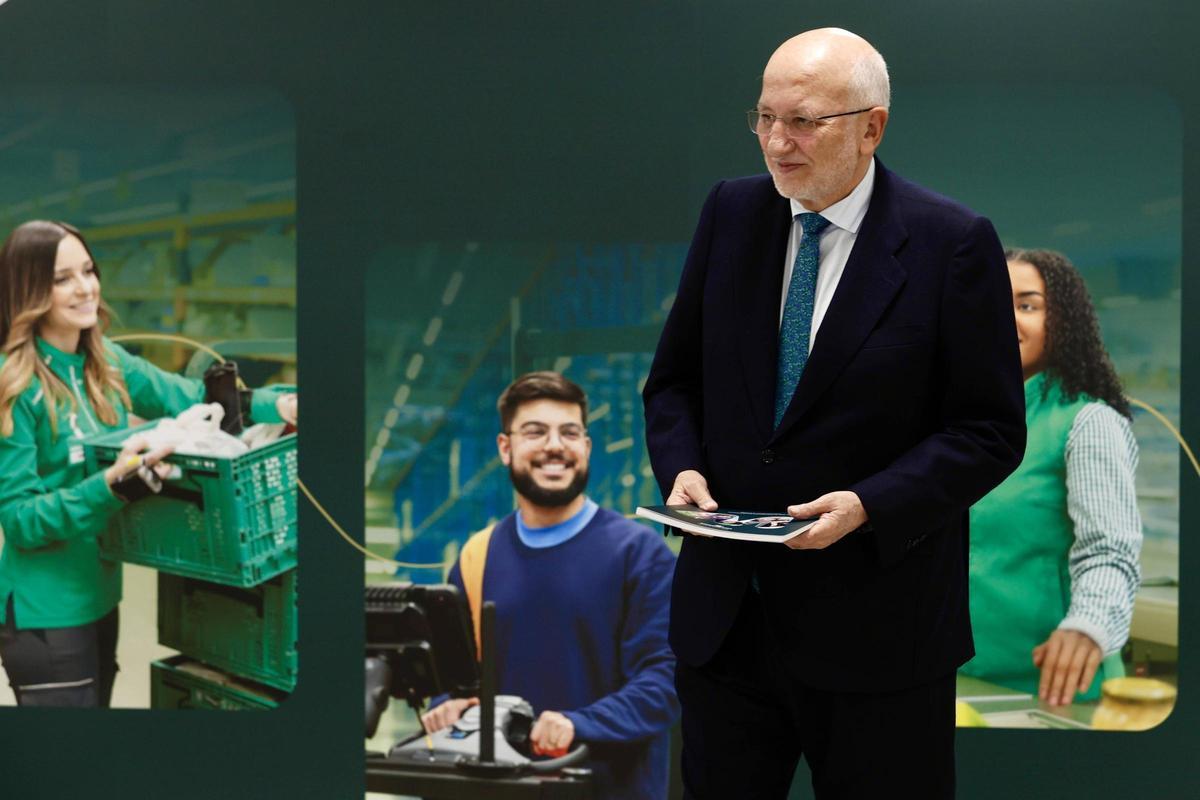 Juan Roig, durante la presentación de resultados de la compañía de 2025, en Paterna.