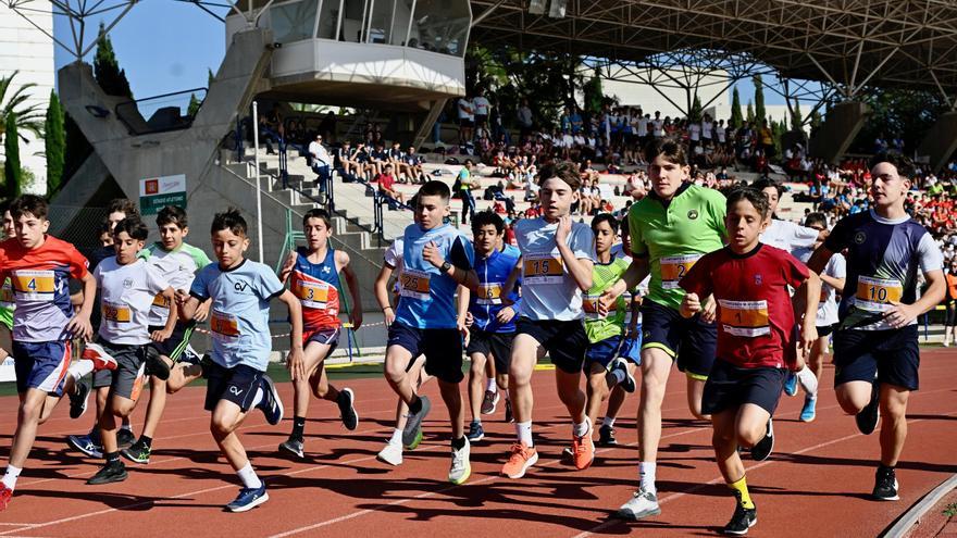 Ucoerm reúne a 49 cooperativas de enseñanza en su XIX Campeonato Regional de Atletismo