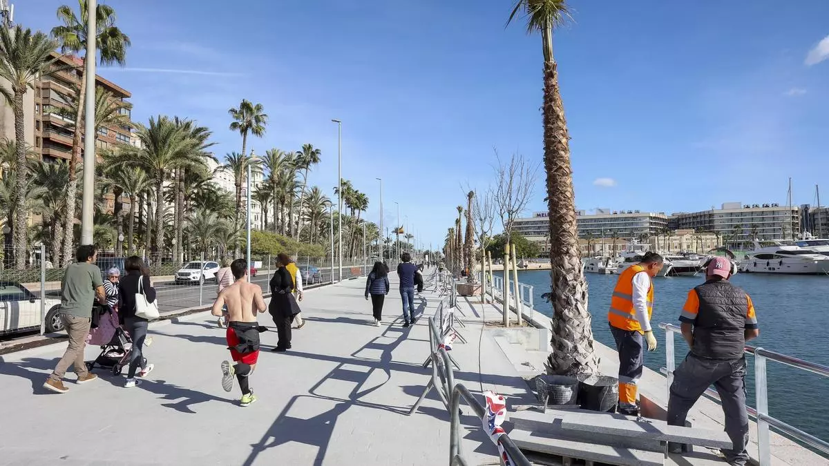 Un paseo entre vallas y obreros en la semana de la Ocean Race