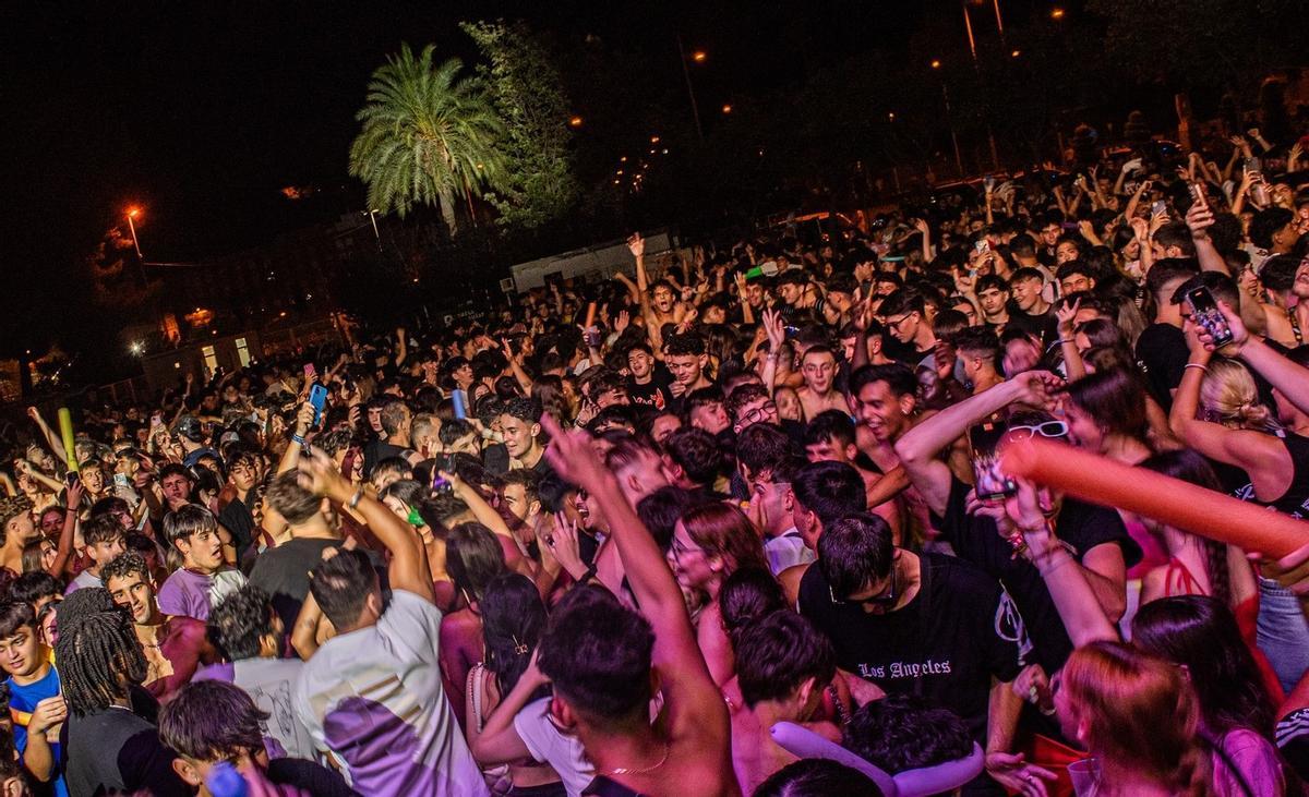 Una noche de las fiestas patronales de Sagunt.