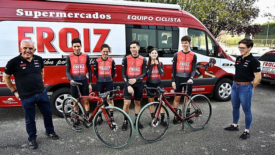 El Froiz presenta a su equipo de CX que competirá este fin de semana | RAFA VÁZQUEZ