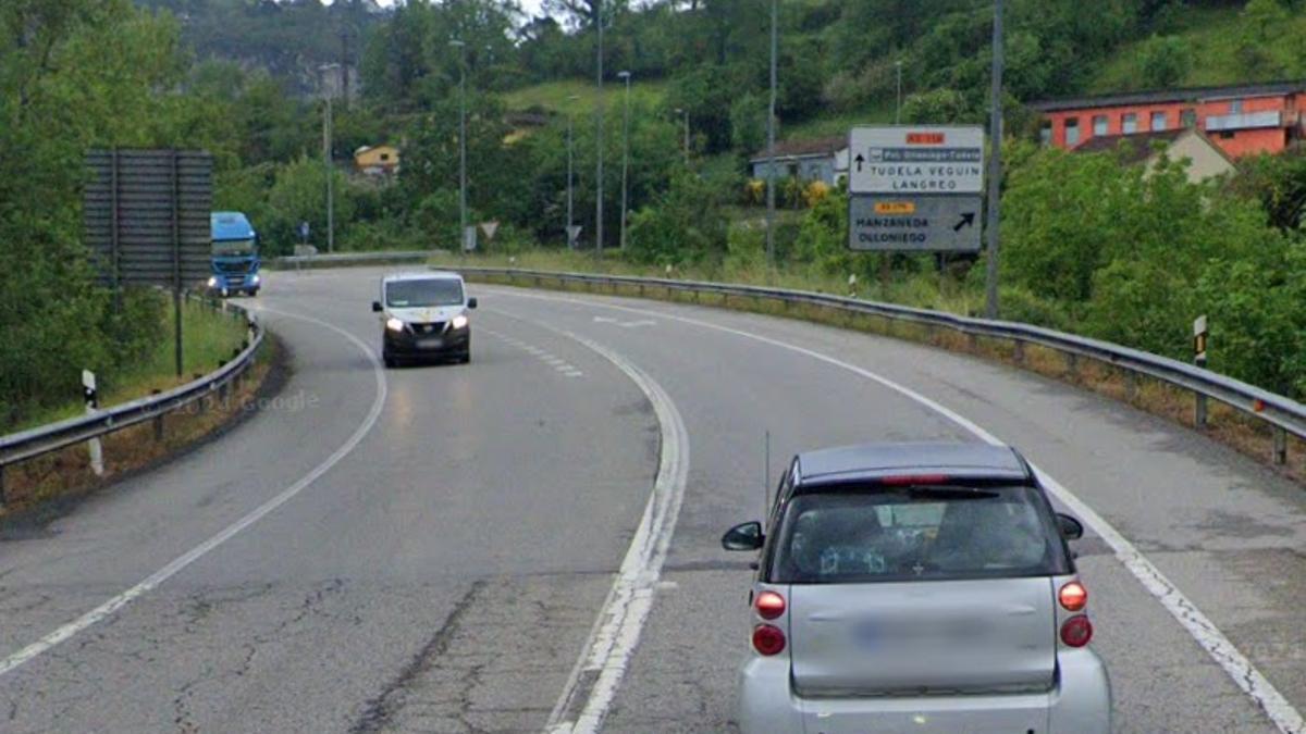 El lugar donde el camión perdió la carga.