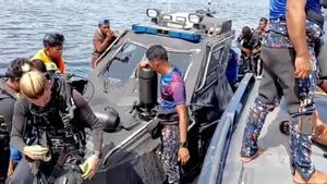 Trabajos de búsqueda de los tres españoles desaparecidos tras el naufragio de una embarcación en Indonesia.