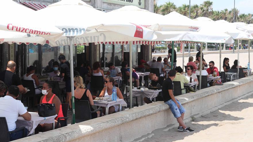 Valencia gana restaurantes y alojamientos turísticos tras la covid pero pierde casi 900 bares