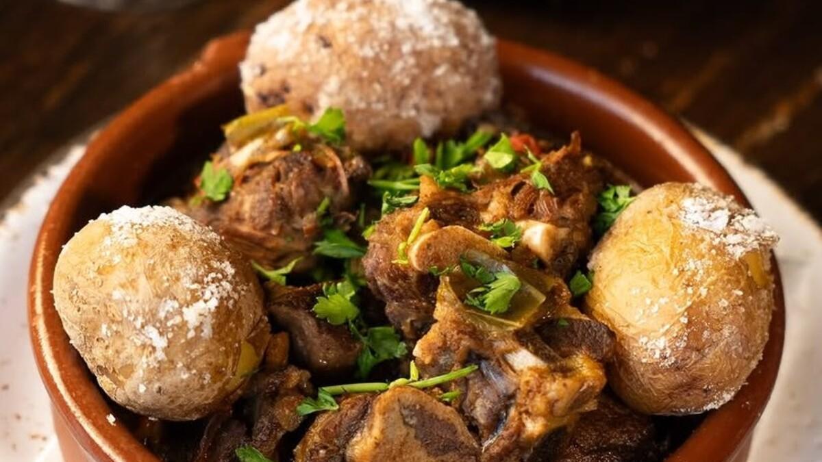 El establecimiento se ha convertido en una parada obligatoria para quienes buscan disfrutar de la cocina canaria