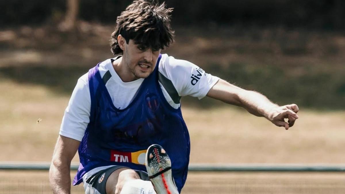 VALENCIA CF MERCADO FICHAJES El nuevo precio de Javi Guerra en el Valencia CF