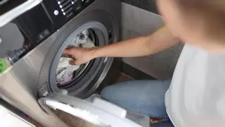Adiós a la lavadora: el nuevo método de limpieza con paños que revolucionará tus rutinas