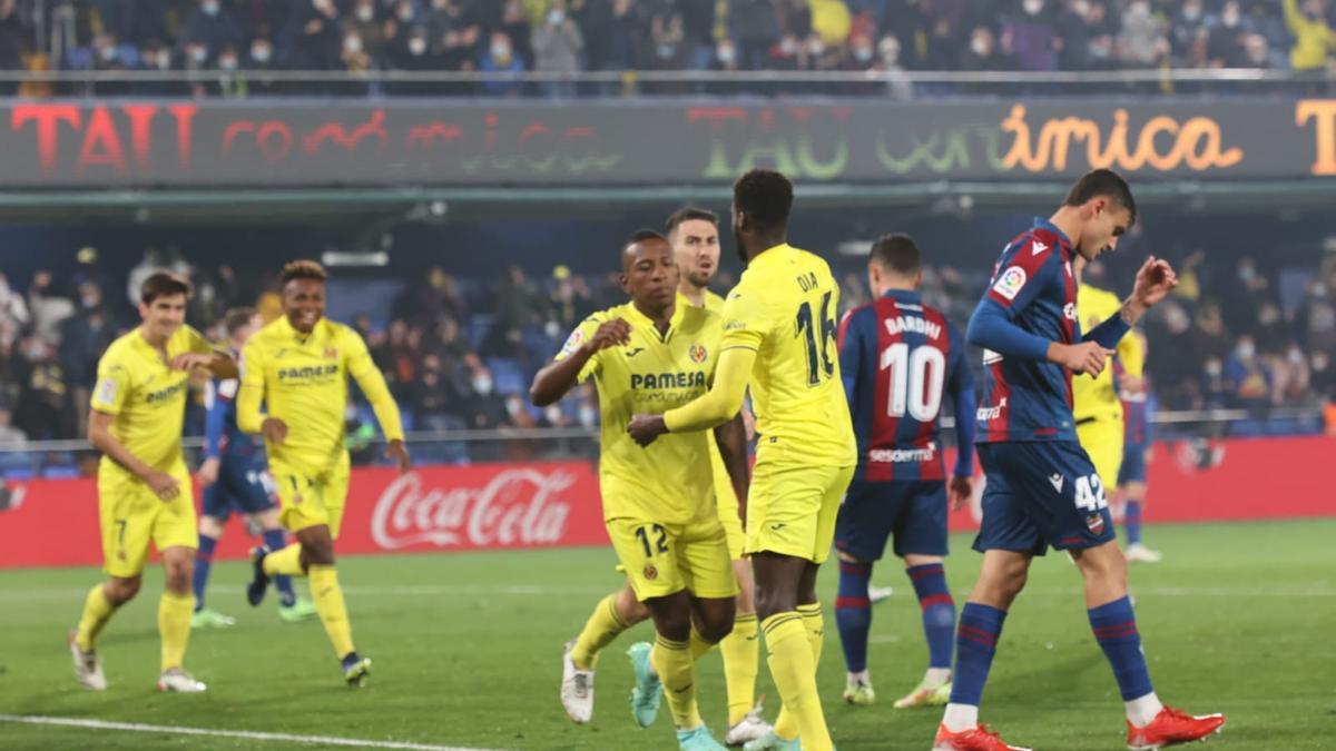 Boulaye Dia celebra el primer gol del Villarreal.