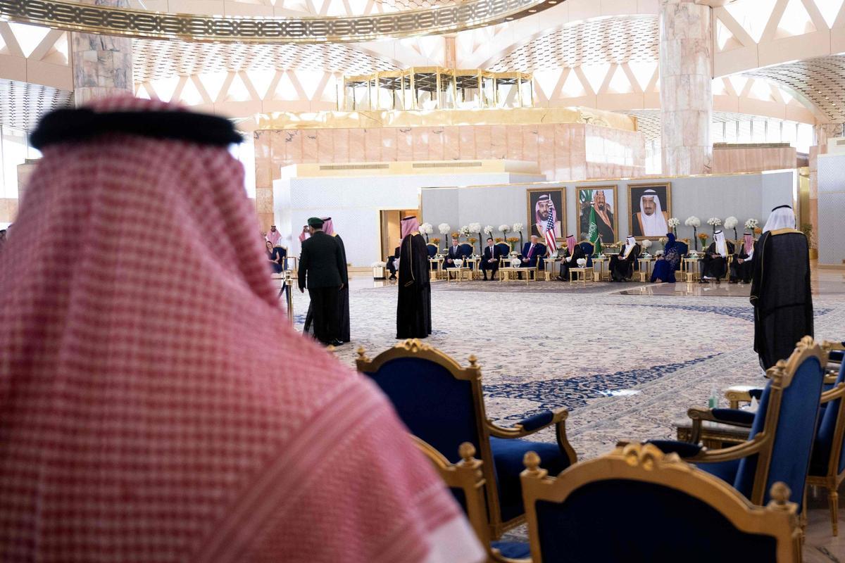 Trump comienza en Arabia Saudí su gira por Oriente Próximo