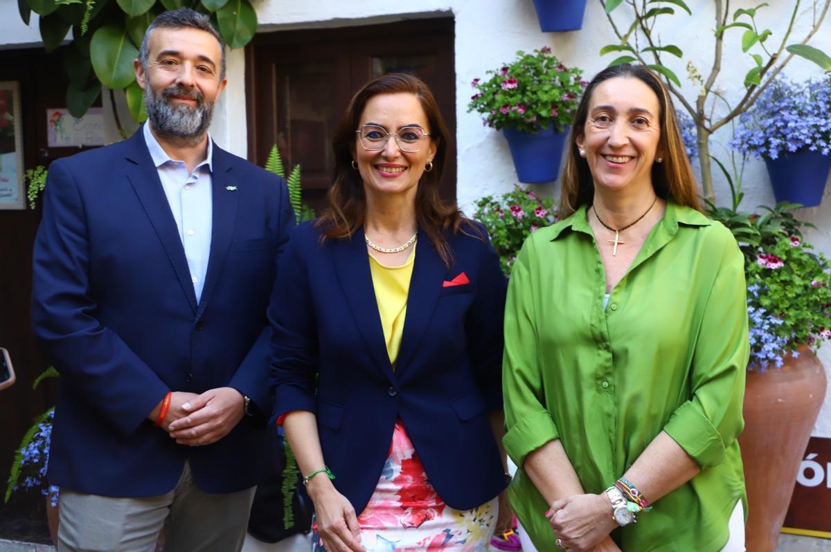 Rafael Saco, Yolanda Almagro y Paula Badanelli, los tres primeros puestos de la candidatura de Vox en Córdoba.