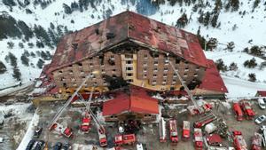Un incendi en un hotel de Turquia causa almenys 76 morts