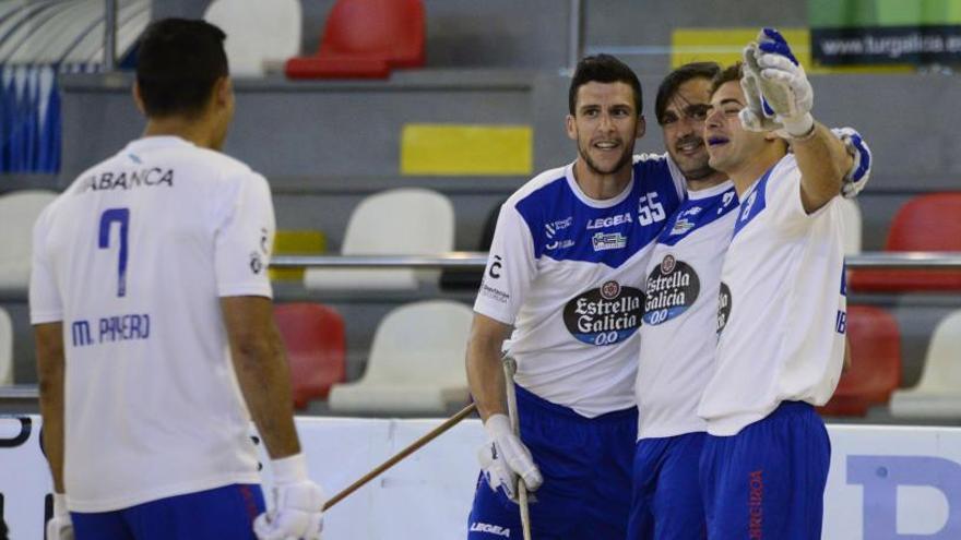 Payero, Miras, Josep Lamas y Ciocale celebran un gol del Liceo.