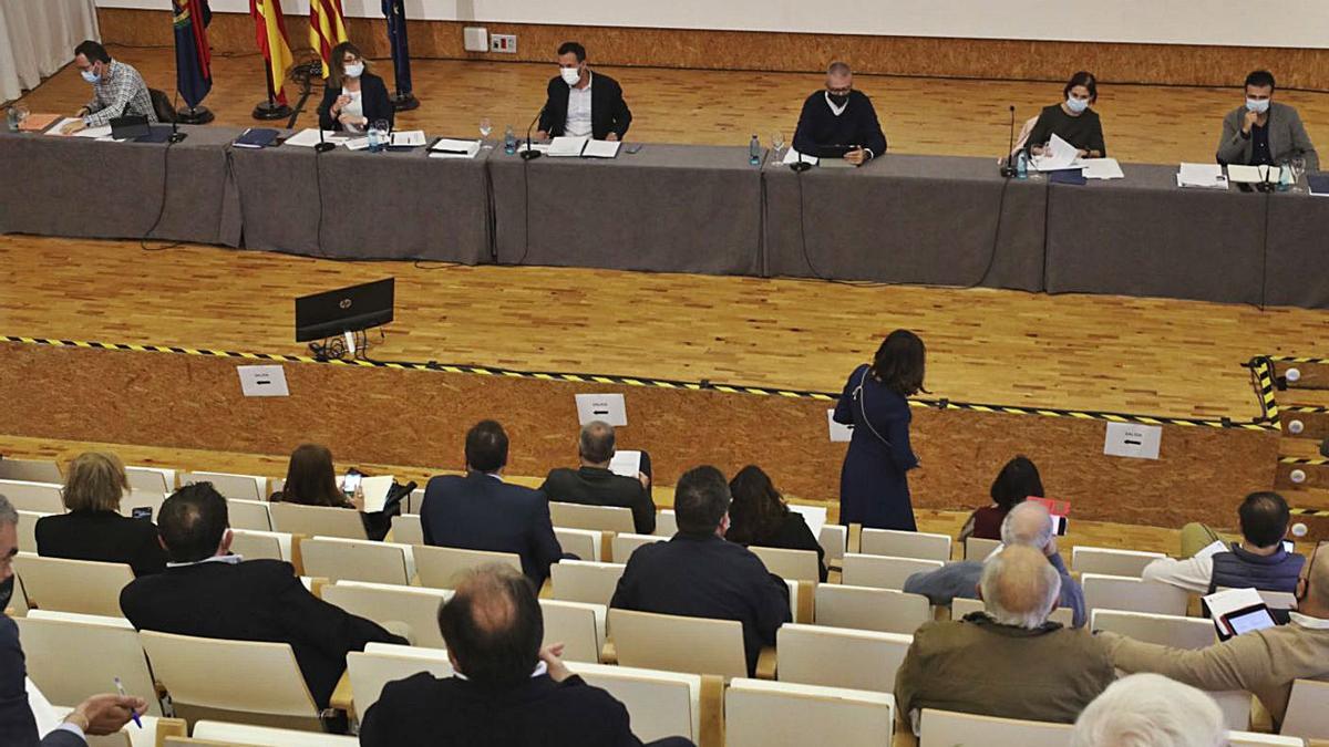 La reunión del consejo social de Elche, donde se presentó el presupuesto municipal.  | ANTONIO AMORÓS