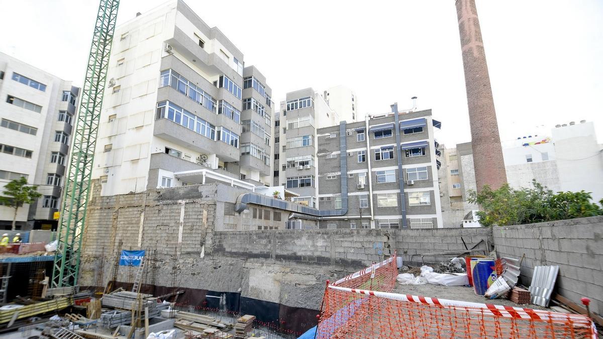 El Ayuntamiento inicia las obras de viviendas públicas en régimen de alquiler asequible en la calle León y Castillo