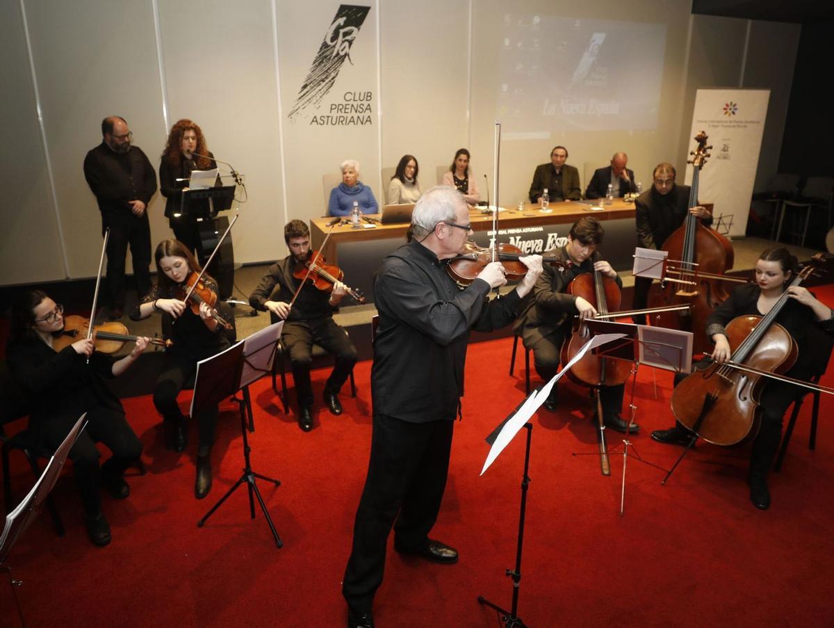 Yuri Nasushkin, con el "Ensemble Ars Mundi" en el Club LA NUEVA ESPAÑA, en una imagen de archivo.