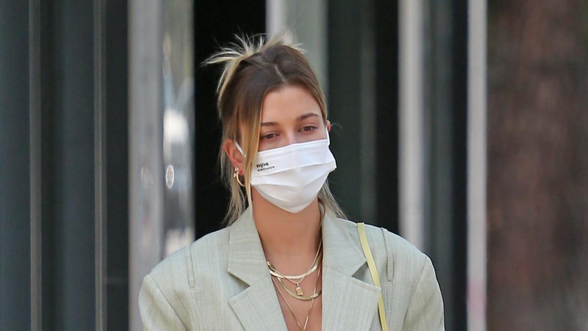 Alerta, tendencia! Hailey Bieber nos adelanta que los botines de