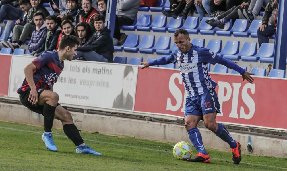 El Alcoyano se ha impuesto al Eldense (2-0) y ha aumentado a 9 puntos la diferencia con el Intercity.