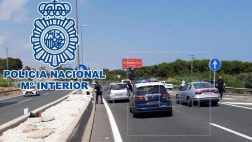 Un conductor kamikaze con un bebé a bordo protagoniza una peligrosa persecución policial