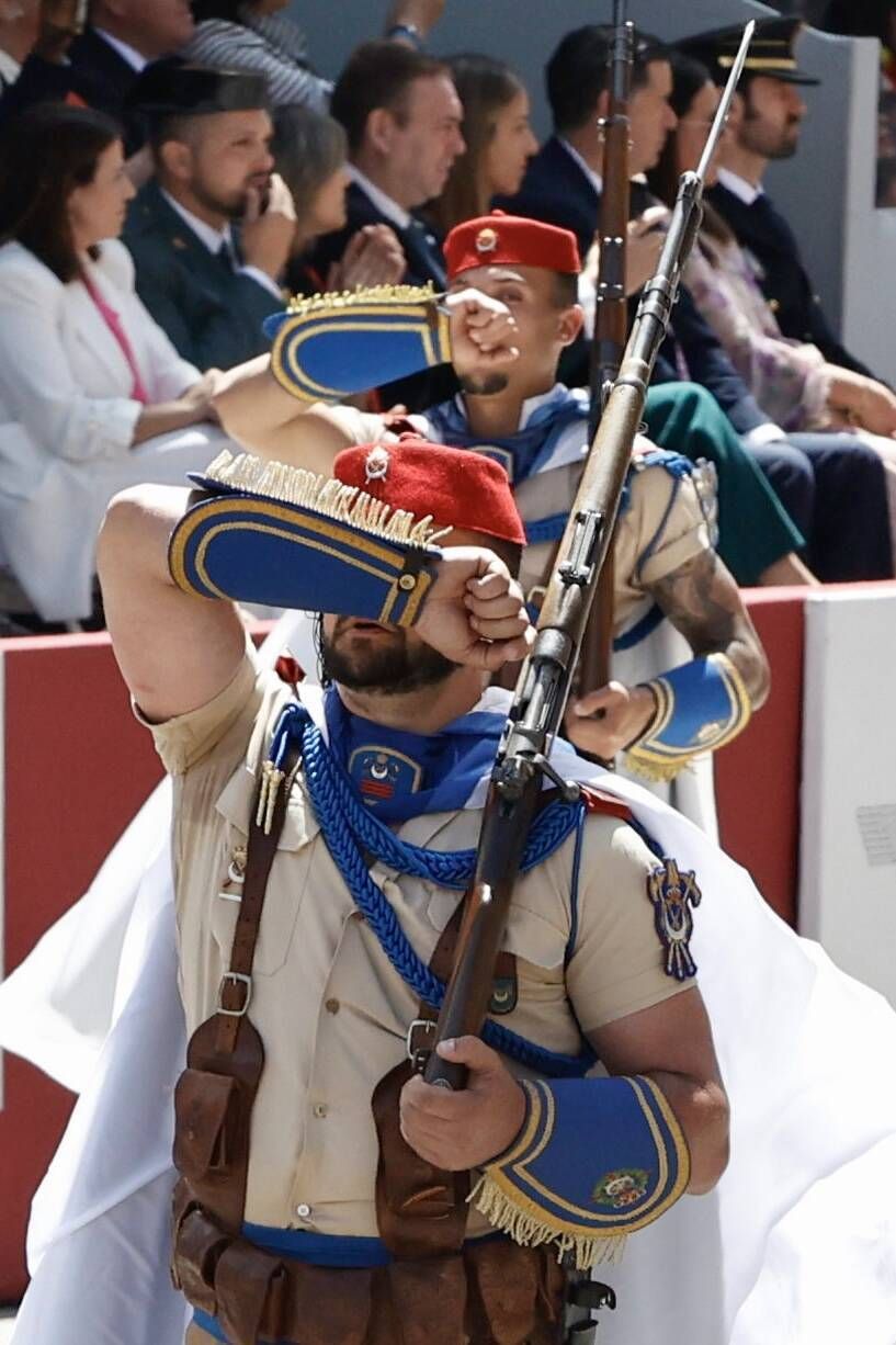 EN IMÁGENES: Así fue el multitudinario desfile en Oviedo por el Día de las Fuerzas Armadas