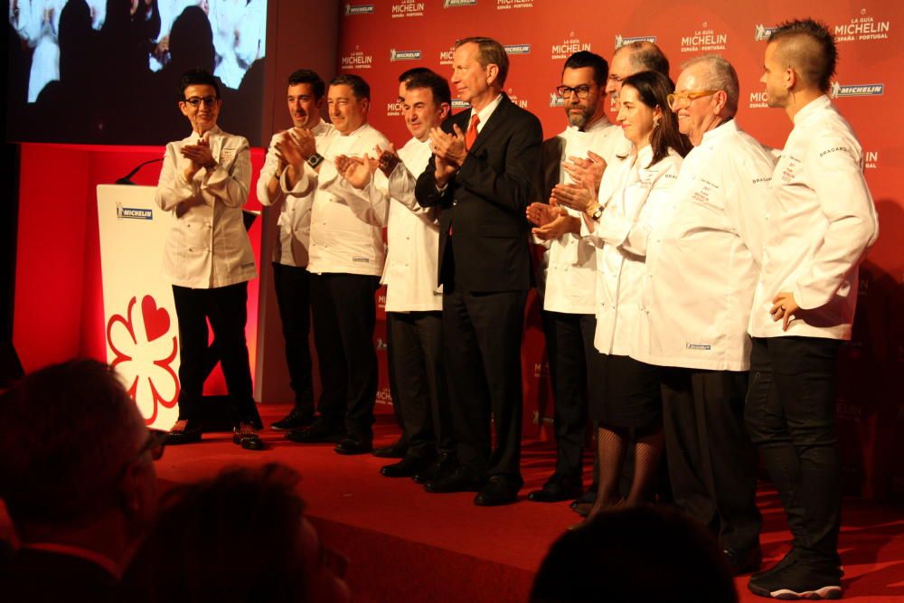 Foto de grup de tots els cuiners d'arreu de l'Estat que tenen tres estrelles Michelin