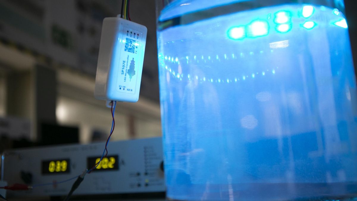 Tubo de ensayo en un laboratorio de Idonial Centro Tecnológico.