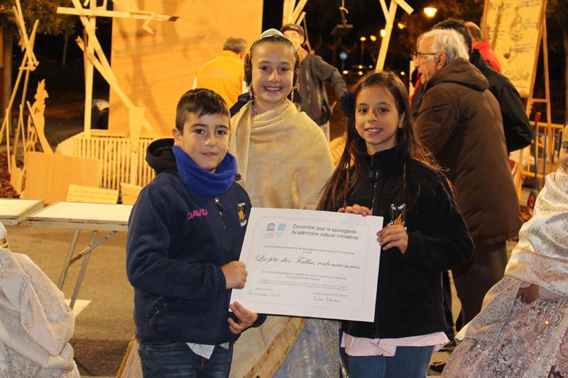 Entrega de los certificados de la Unesco a las Fallas infantiles