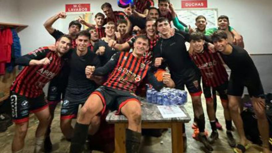 El Lalín celebra su victoria.