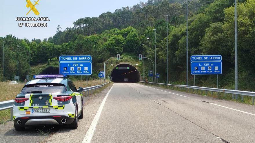 Investigan a un conductor que circuló seis kilómetros en sentido contario en la Autovía del Cantábrico