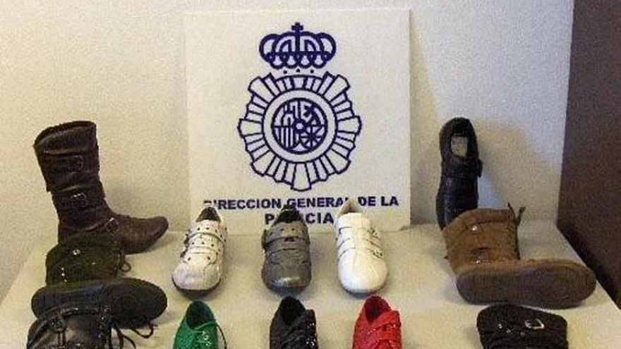 Algunos de los zapatos falsificados que la Policía Nacional ha intervenido