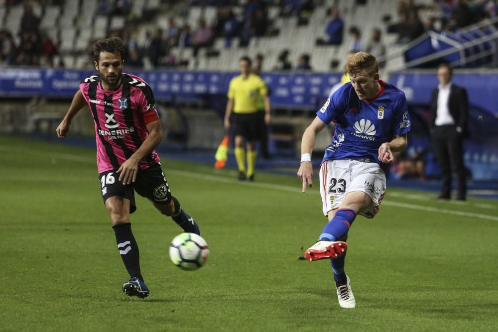 El partido entre el Real Oviedo y el Tenerife, en imágenes