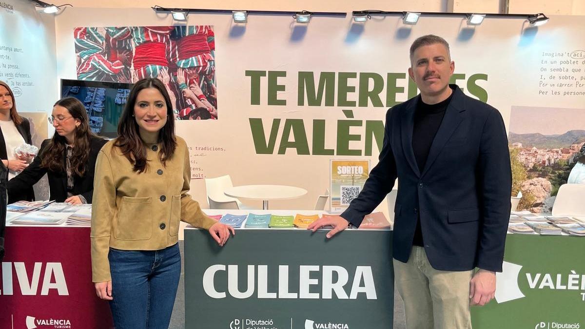 Mayor y Marí, en el stand de Cullera en la feria de Barcelona.