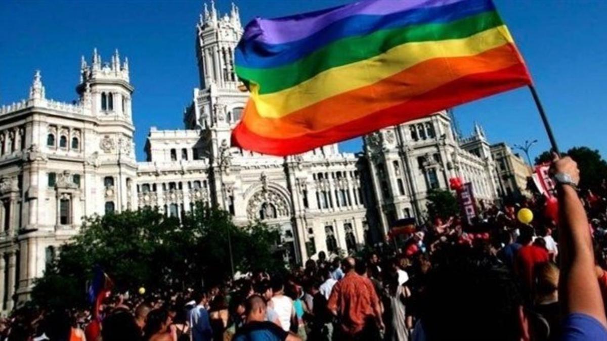 Manifestación del Orgullo LGTB frente al Ayuntamiento de Madrid