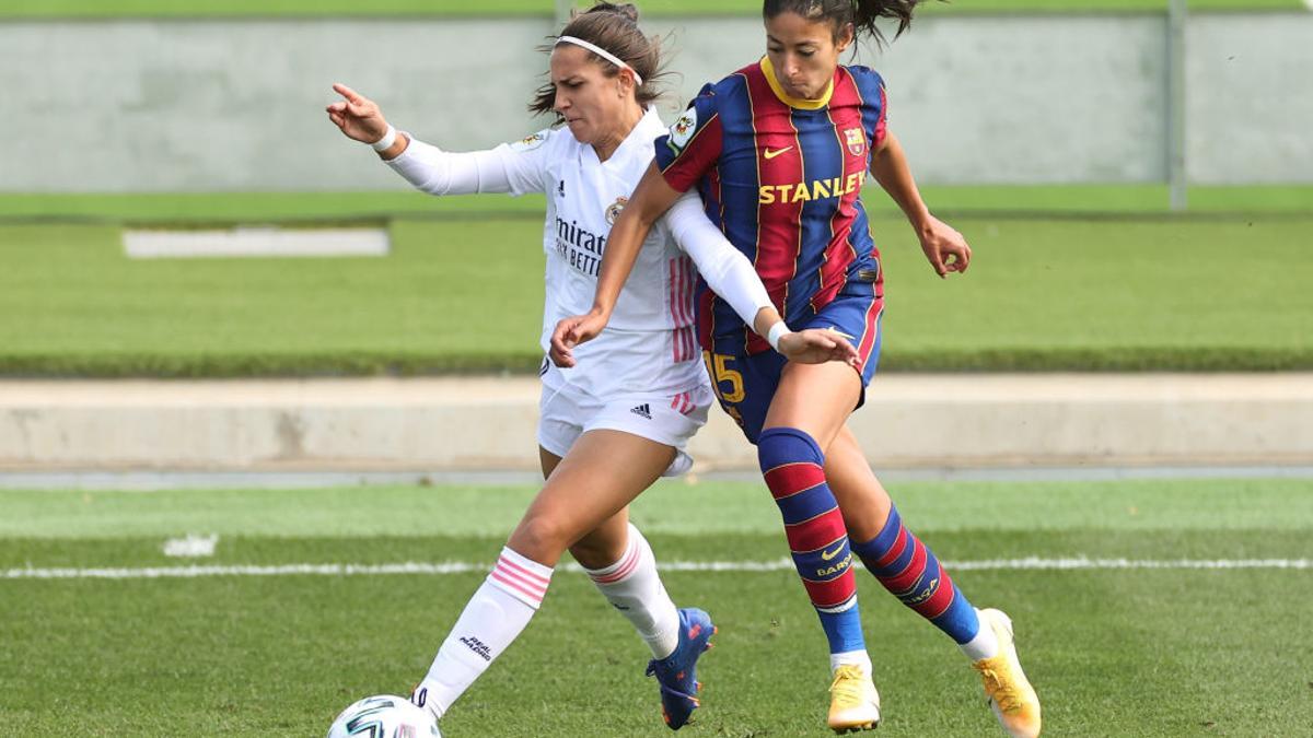 Imagen del primer partido de fútbol femenino entre el Real Madrid y el FC Barcelona