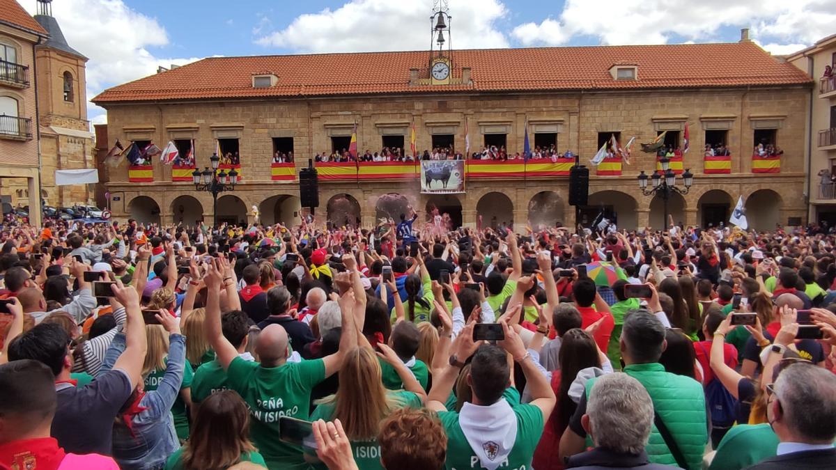 La plaza Mayor tras la aparición de Siguiñuelo en el cartel. / E. P.