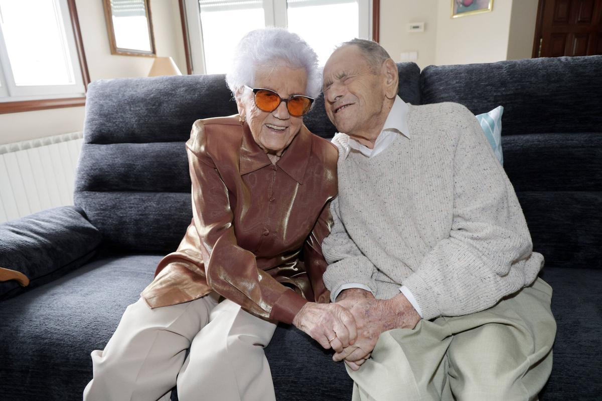 Paco y Carmen, el matrimonio centenario de Nigrán que murió en unos días Paco y Carmen, el matrimonio centenario de Nigrán que murió en unos días