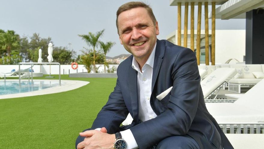 “The Canary Islands are one of the destinations with the most health security and this attracts”