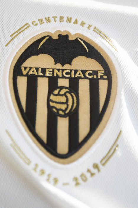 Es esta la camiseta del Centenario del Valencia CF? - Superdeporte