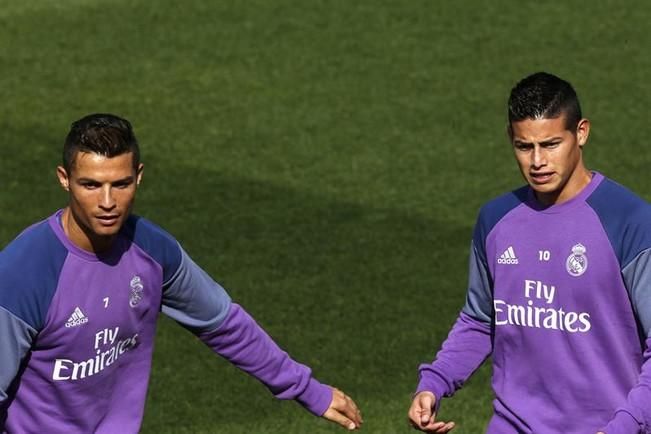 Entrenamiento del Real Madrid antes de su viaje a Gran Canaria