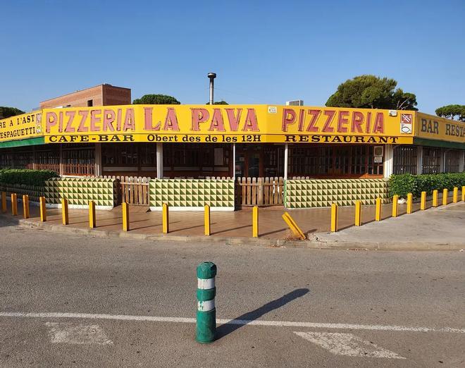 La nostalgia por el cierre del restaurante La Pava de la autovía de Castelldefels se apodera de las redes: "Era único"