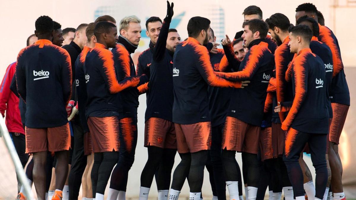 Una imagen del entrenamiento vespertino del FC Barcelona este viernes en la Ciudad Deportiva Joan Gamper