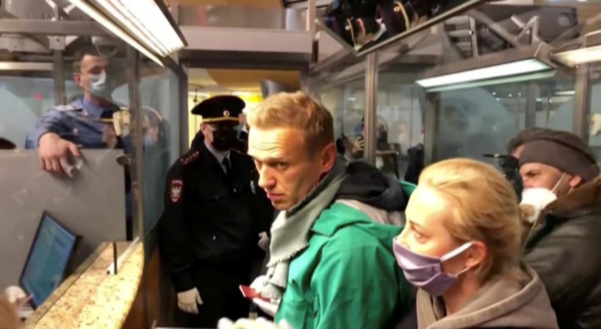 El líder opositor rus Navalni és detingut després d’aterrar a Moscou