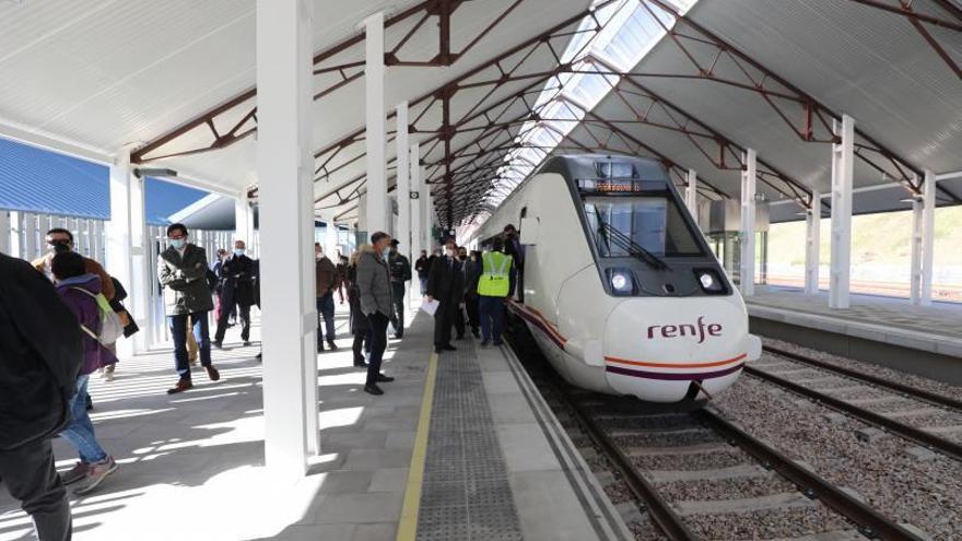 Inauguración de la nueva estación de Canfranc. | ÁNGEL DE CASTRO