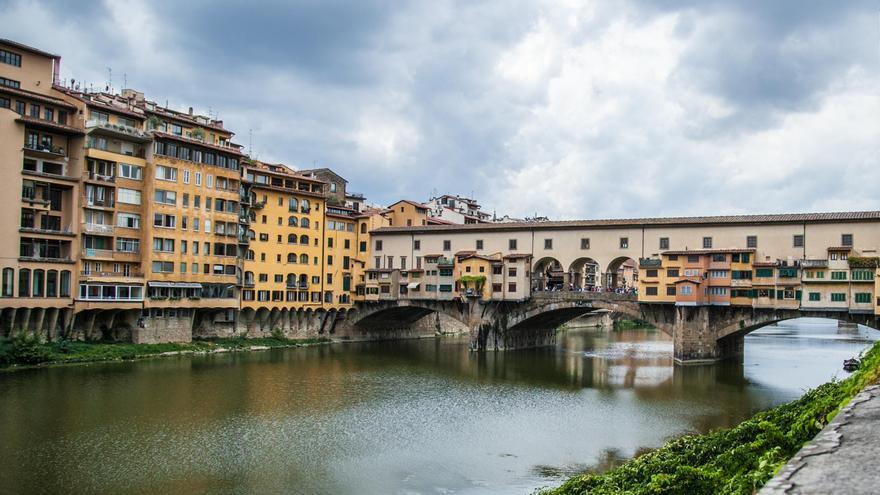 Cases sobre el riu Arno a Florencia